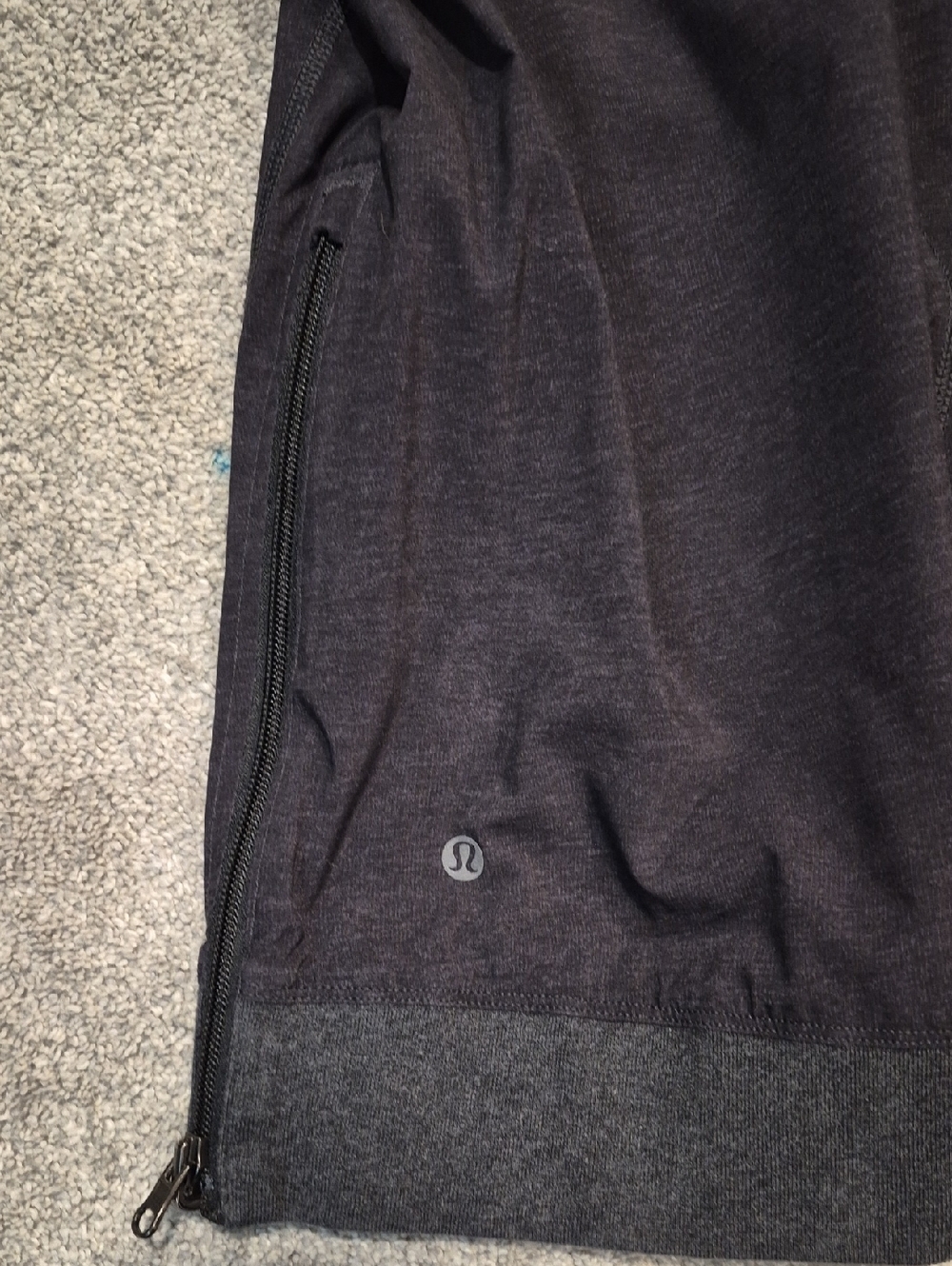 Lululemon RARE GEM size L - Picture 9 of 10